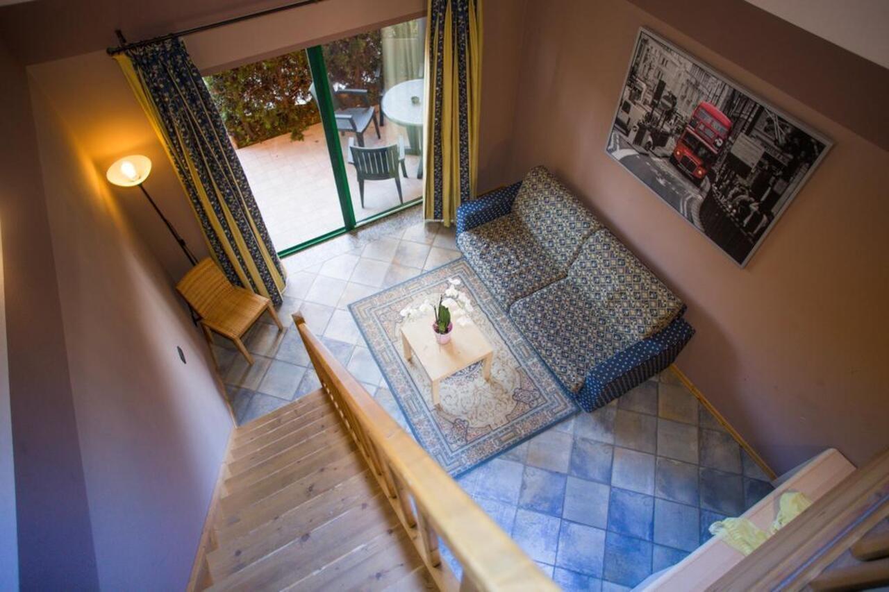Hotel Ristorante La Perla Varallo Pombia Bagian luar foto