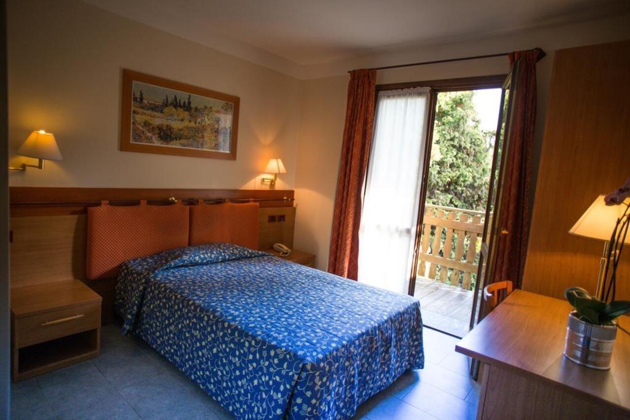 Hotel Ristorante La Perla Varallo Pombia Bagian luar foto