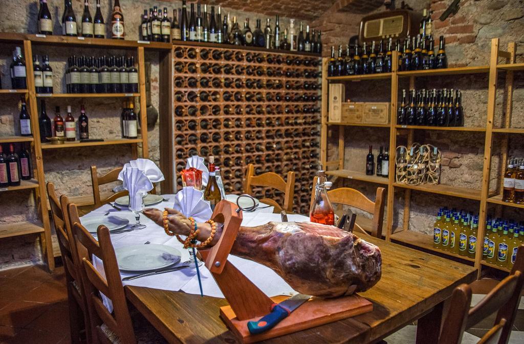 Hotel Ristorante La Perla Varallo Pombia Bagian luar foto