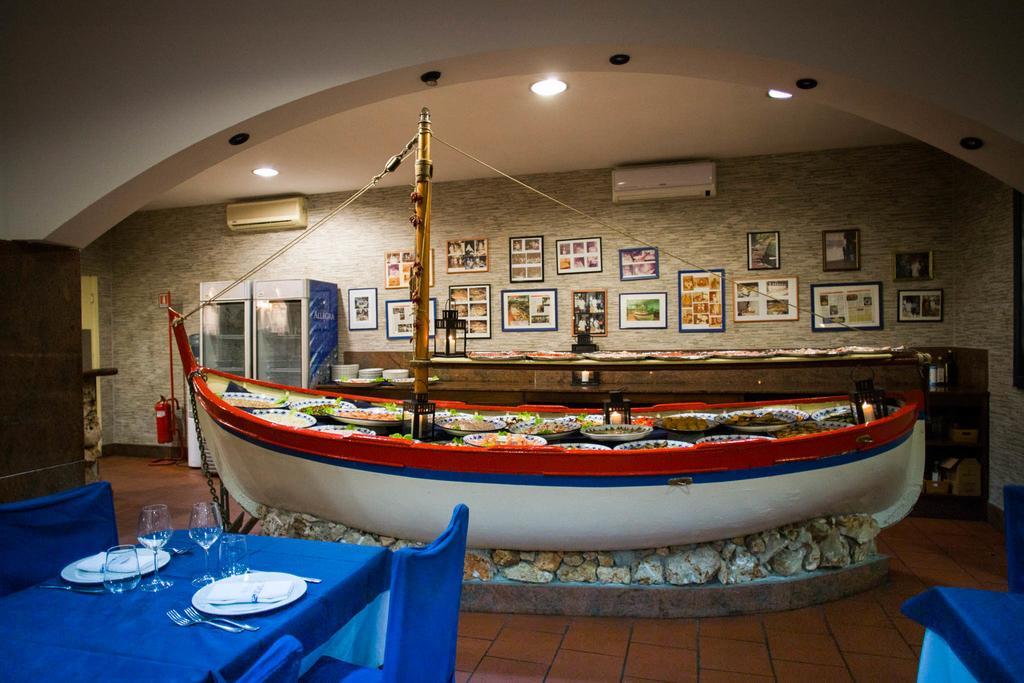 Hotel Ristorante La Perla Varallo Pombia Bagian luar foto