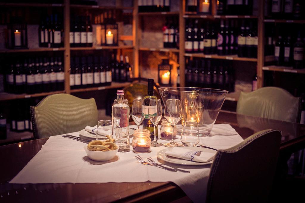 Hotel Ristorante La Perla Varallo Pombia Bagian luar foto