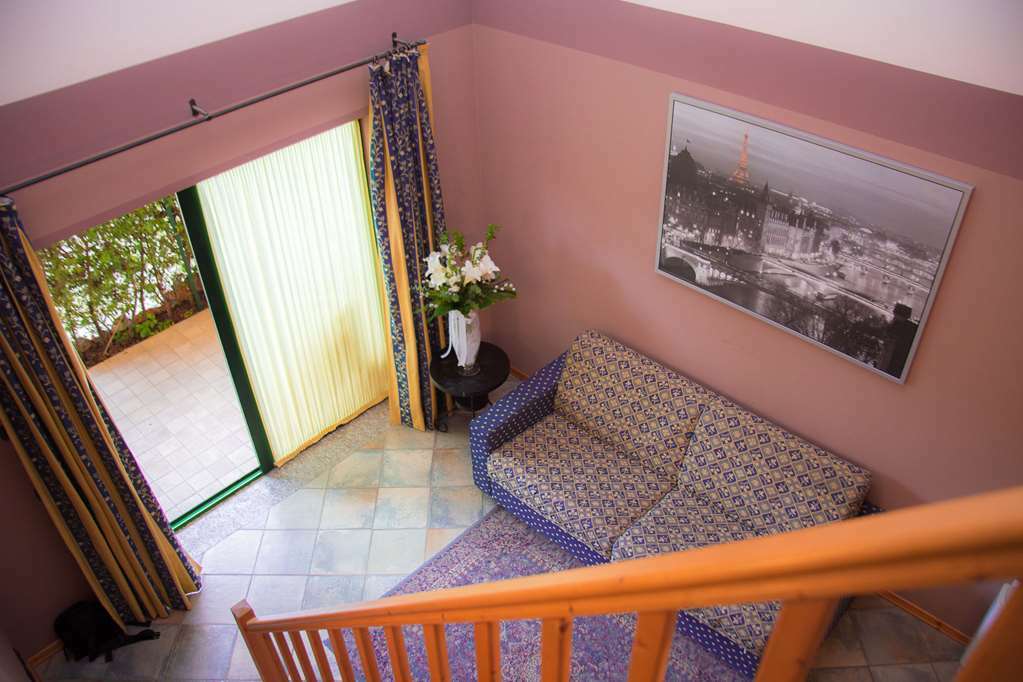 Hotel Ristorante La Perla Varallo Pombia Ruang foto
